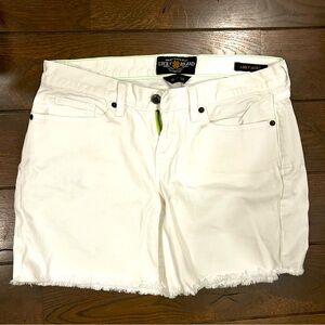Lucky Brand white Abbey short size 6 mid thigh